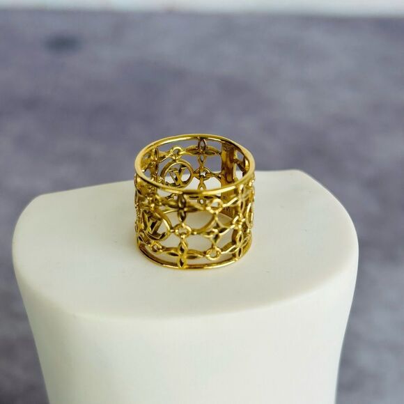 Louis Vuitton Filigree Goldtoned Ring 7 - Picture 4 of 12